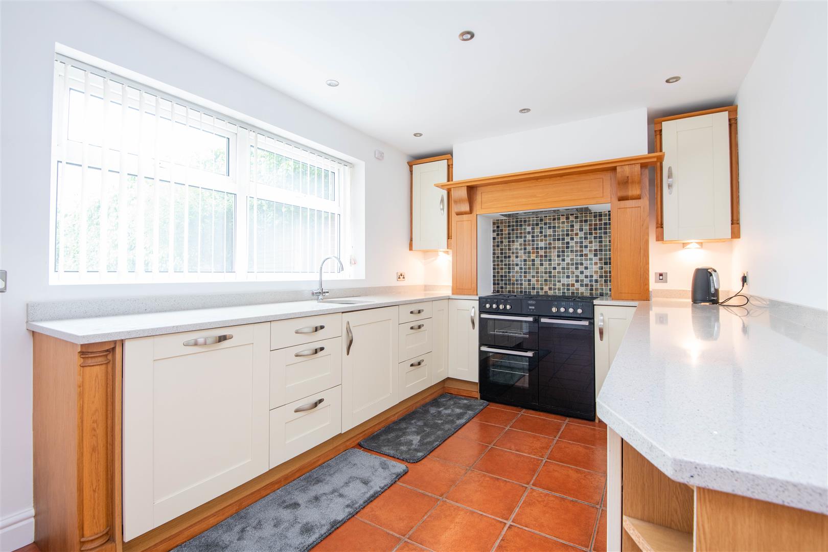 4 bed property in Hill Lane, Bolton